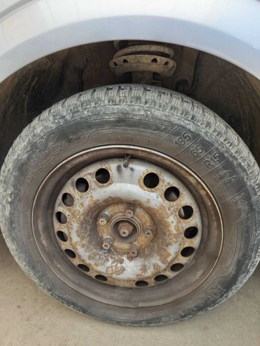 стоманени джанти 15, 5х 110 с гуми и тасове