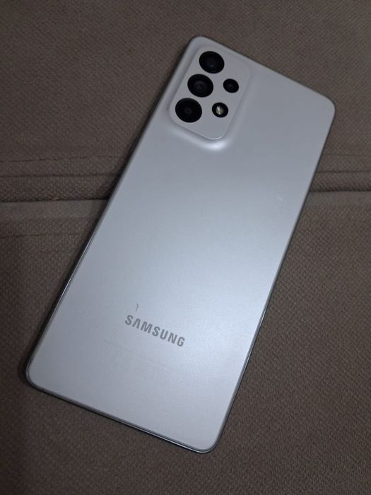 Самсунг А73 в отлчином состоянии