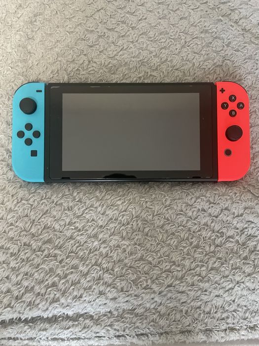 Nintendo Switch + Pro Controler + 5 игри