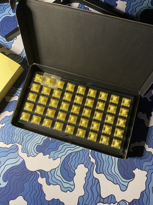 Akko yellow cream pro v3