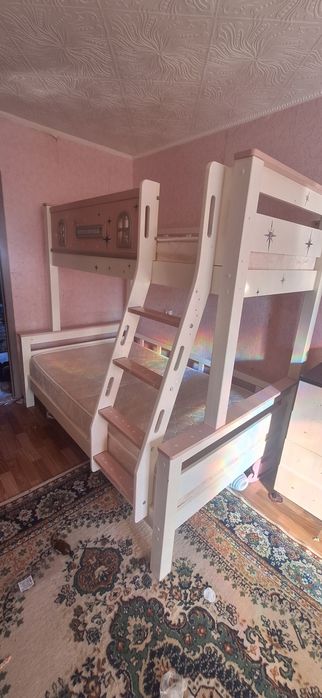 Продам двухъярусную кровать