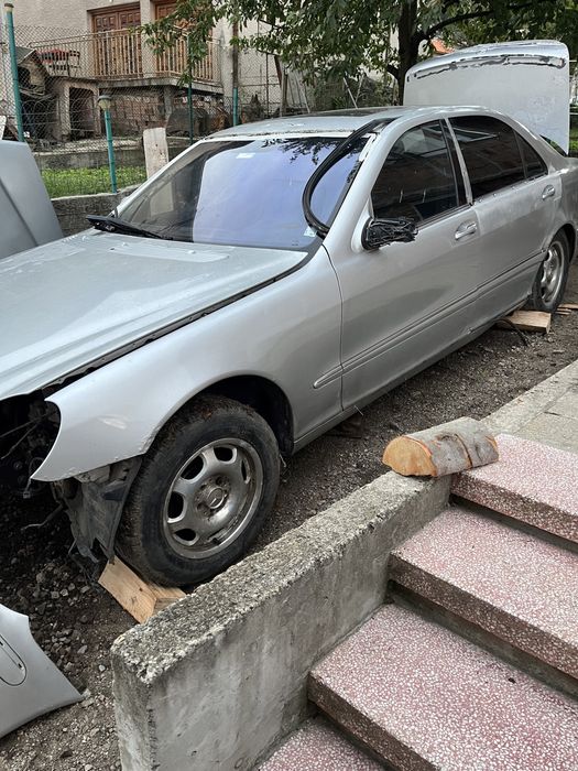 Продавам Мерцедес w 220 на части.