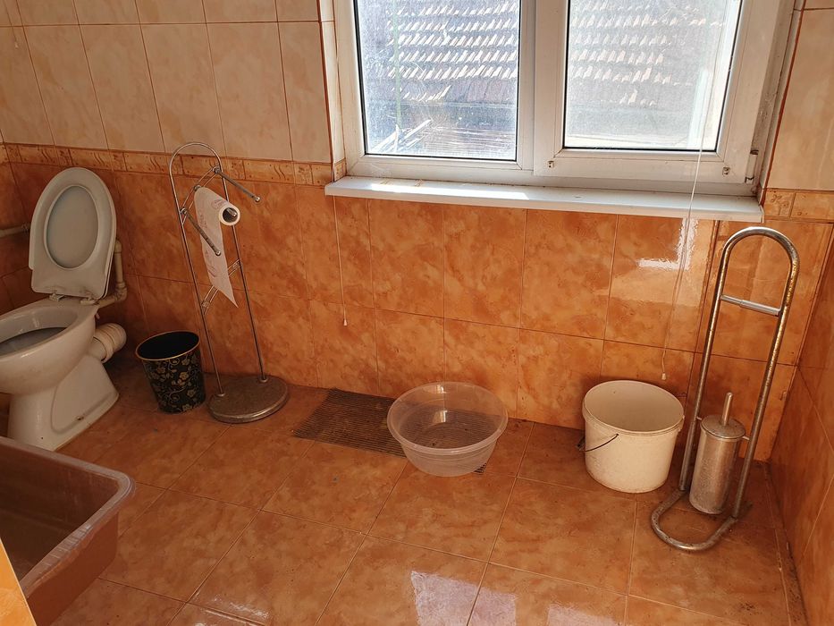 Къща,тухла на 2 ет.,гараж,двор 390 кв.м.,2-ра зона