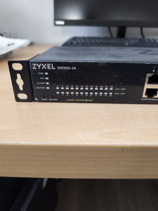 Суич ZYXEL GS1920-24