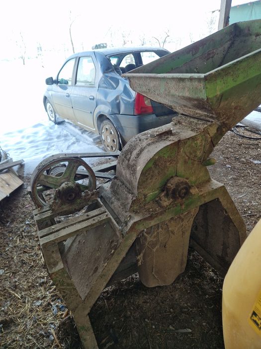 Vand moara dupa tractor