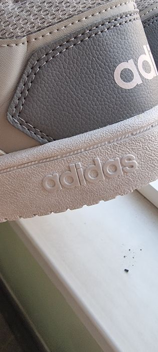 Маратонки ADIDAS номер 38 като нови.