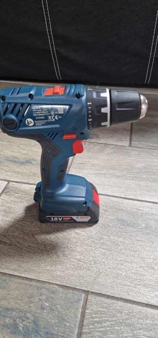 винтоверт BOSCH GSB 18V-21