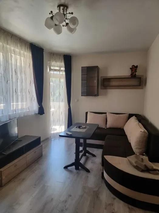 Тристаен апартамент в района на Център!