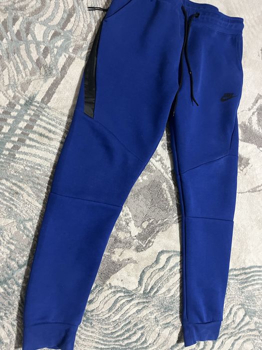 pantaloni nike tech