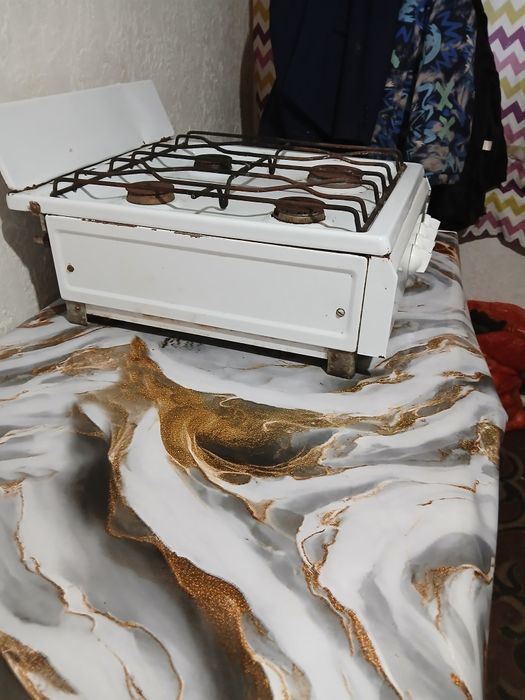 Продаётся газ плита за 15000 т