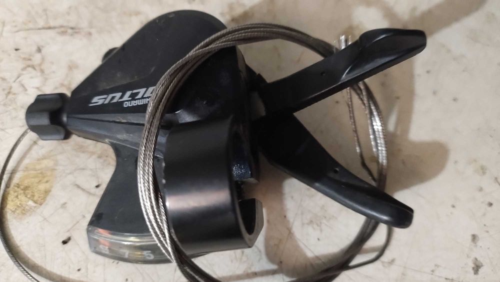 Vând pinioane, lant, schimbator, manetă schimbator 2x9 Shimano