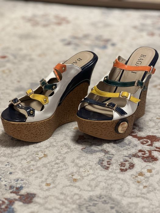 Обувь босоножки