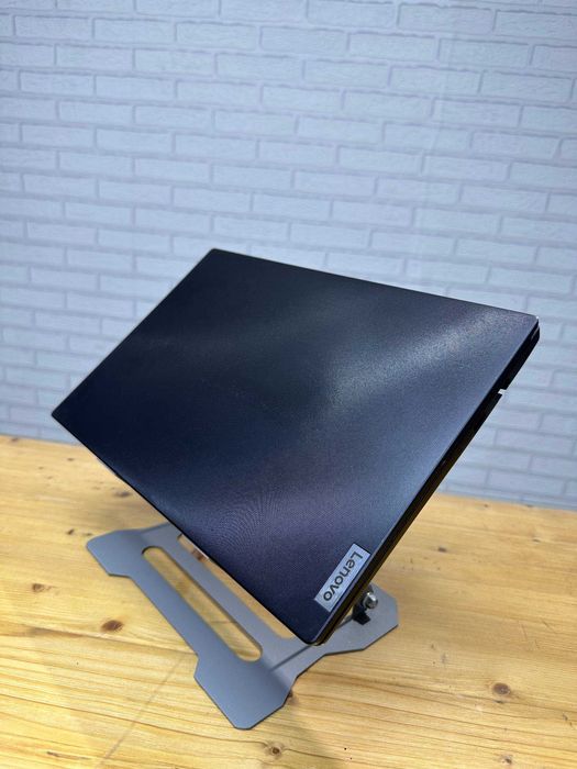 мощный Lenovo V15 на Ryzen
