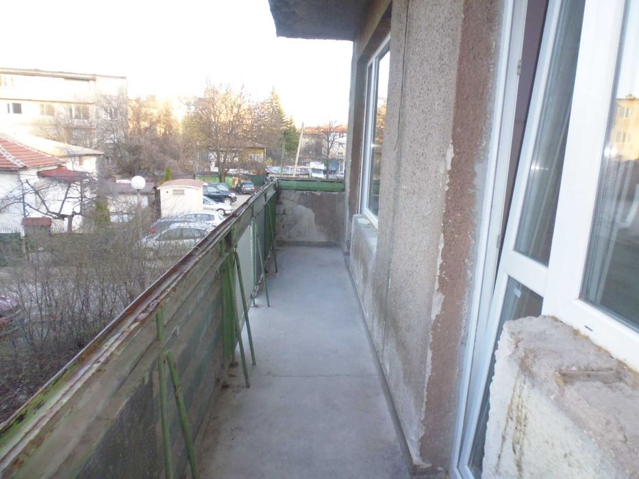 Двустаен апартамент, непреходен за продажба в ж.к.Надежда2, гр. София