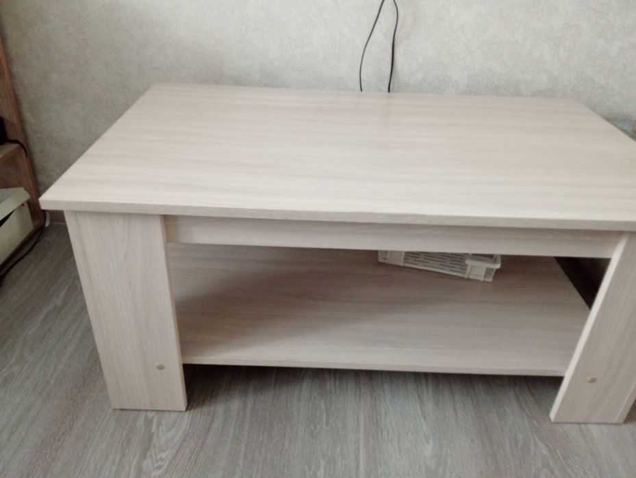 Продам журнальный столик