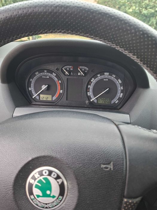 Продавам шкода фабия