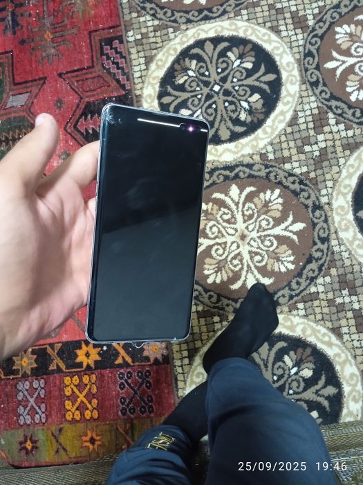 S10 5G zapchast ekran singan