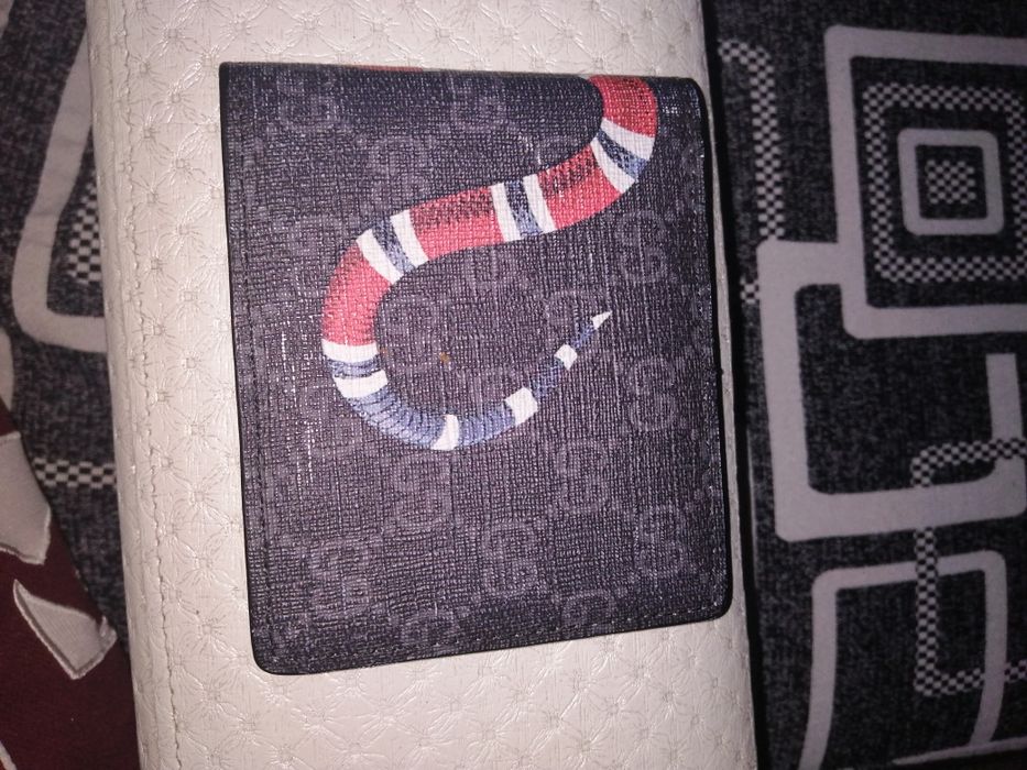 Vând portofel Gucci