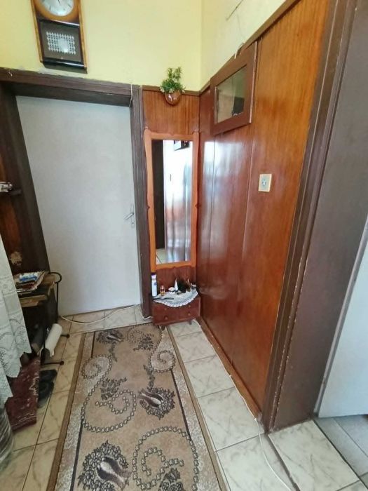 Къща с гараж и допълнителна постройка в гр.Бяла Слатина, обл. Враца