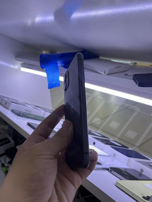 iPhone 11 в отличном состоянии
