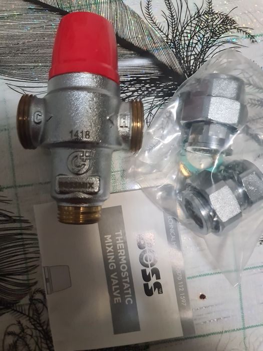 Vând Vana termostatică BOSS 15mm UK – completă, originală,neutilizată
