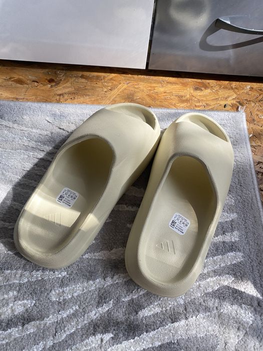 Yeezy Slides / Чисто нови / 42 номер