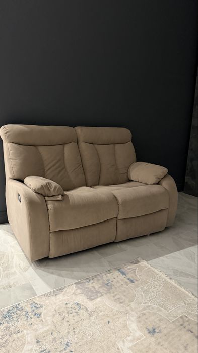 Диван с реклайнером