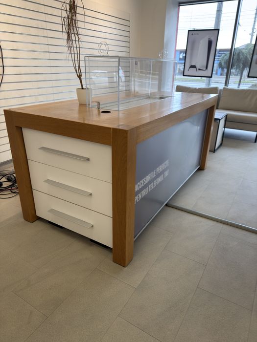 Masa showroom/prezentare