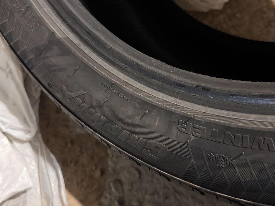 Vand cauciucuri 2 marimi Gripmax sport xxl r19 2 ierni folosite uzate 15 % maxim