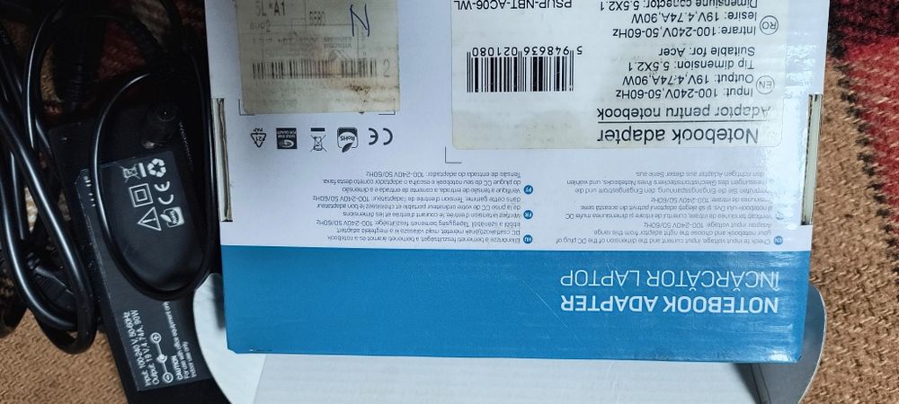 Încărcător laptop
