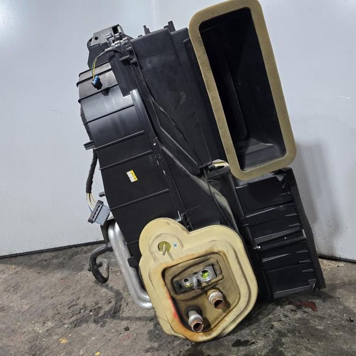 Carcasa aeroterma aer conditionat Chevrolet Aveo T300