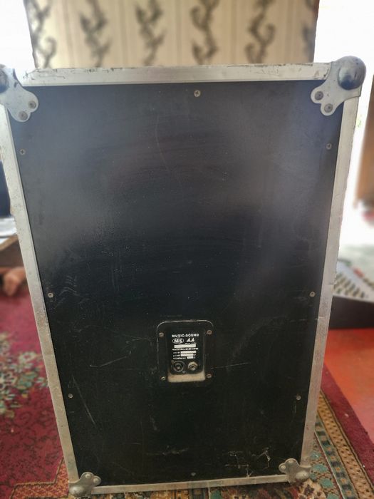 Дискет : аппарат и два колонка