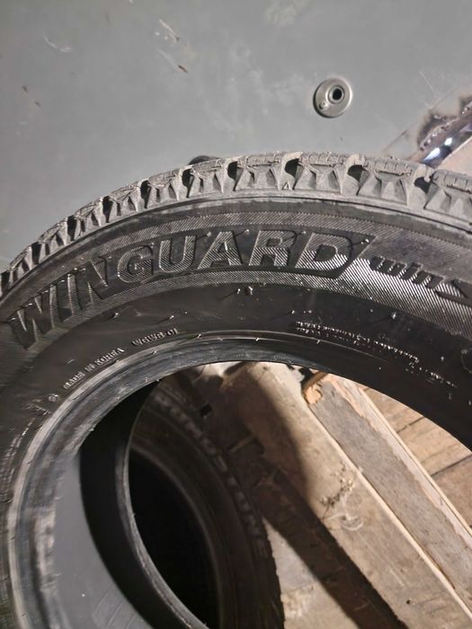 Продаю зимние шипованые шины.