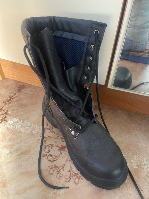 Продам зимние сапоги БЕРЦ