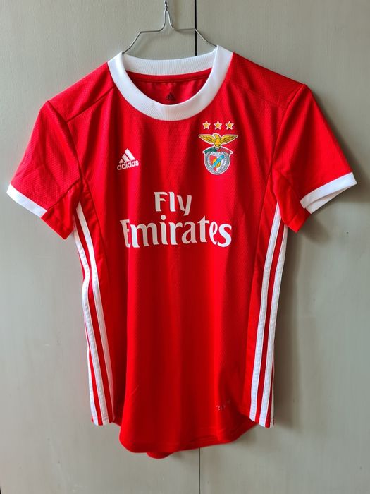 Тениска Nike на FC Barcelona Барселона, шорти и ветровка на Valencia CF Валенсия, Тениска Adidas на Benfica Бенфика