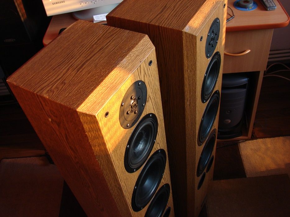 Boxe podea Kirksaeter Prisma 200