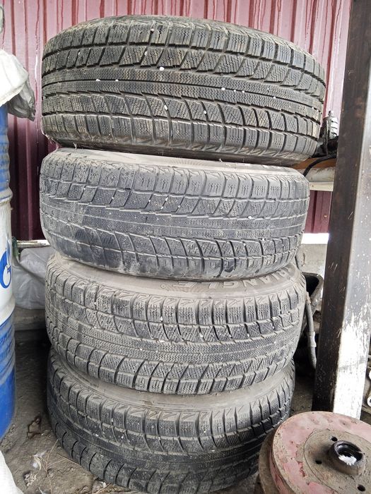 Продам шины 215/60/16