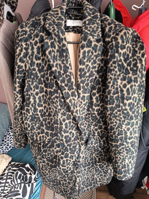 Преходно леопардово палто