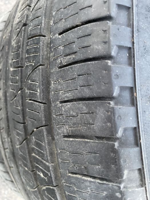 Продам комплект шины на R20