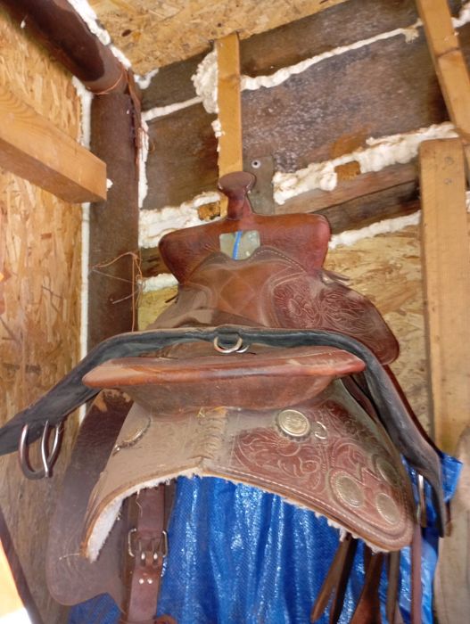 Saua de vânzare de călărie in stare foarte buna