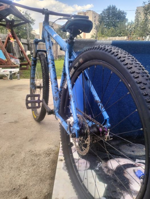 Vând Bicicleta + echipament