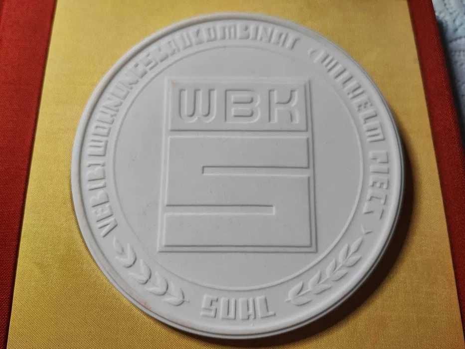 Lot vintage de 8 medalii diferite 3