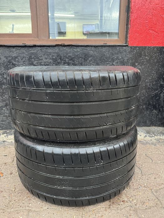 Vând 2 cauciucuri Michelin pilot sport 4s 285 30 20 dot 2023