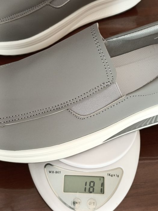 Женские туфли, очень лёгкие.