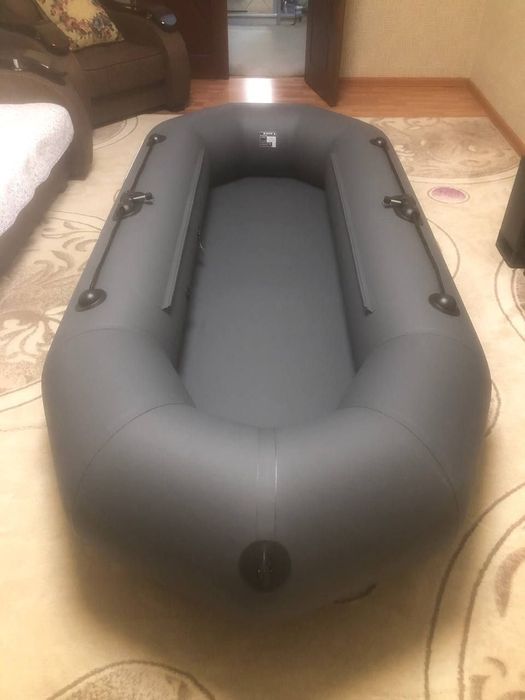 Продам надувную лодку apache 260