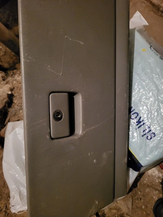 Продам бардачок на Камри 35.