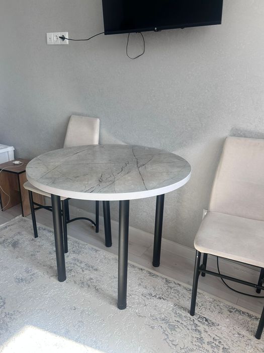 Стол круглый срочно!!