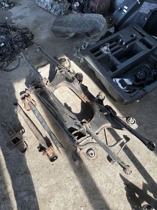 Заден мост носачи land rover range rover evoque рендж ровър евокза диф