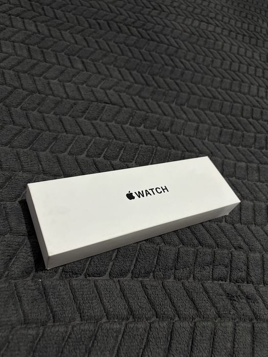 Apple Watch SE 2 40mm GPS — Starlight