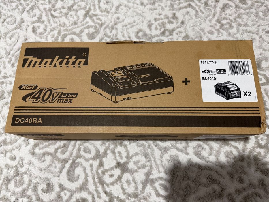 Acumulatori si incarcator Makita XGT 40 V 4 Ah